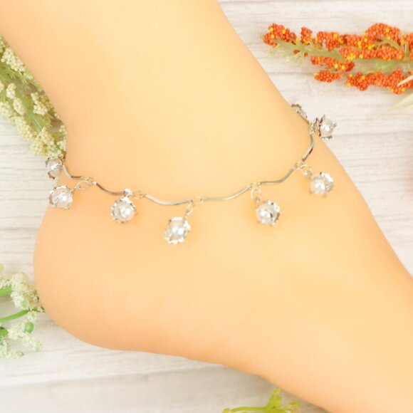 "Handmade Anklet – Elegant & Delicate Jewelry for Women | UNVRC1022 - Picture 7 of 10